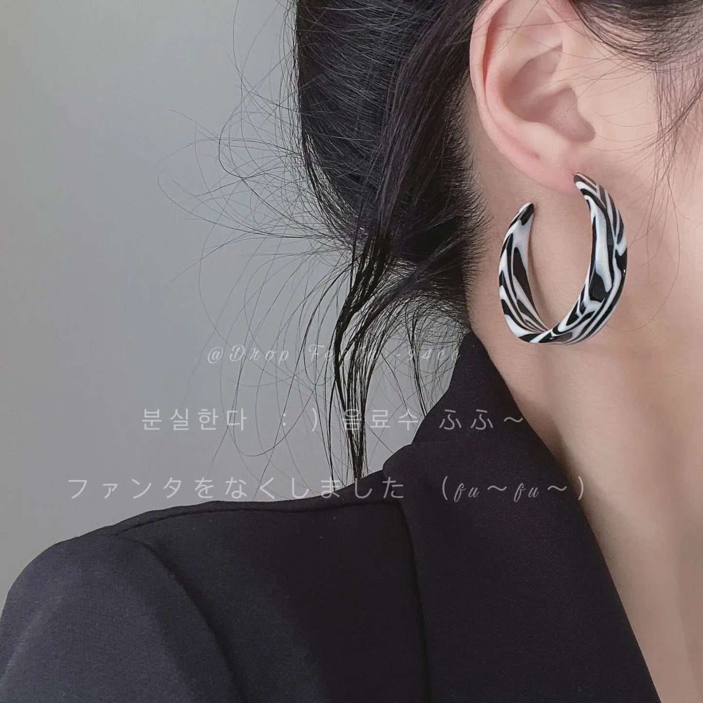 2026 New Fashion Exaggerated Zebra Pattern Acrylic Earrings for Women Black White Sexy Zebra Teardrop Jewelry Wholesale Earring